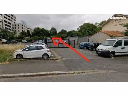 1 place de parking intérieure - rue carle vernet