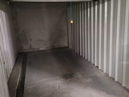 garage fermée en sous sol quartier gare