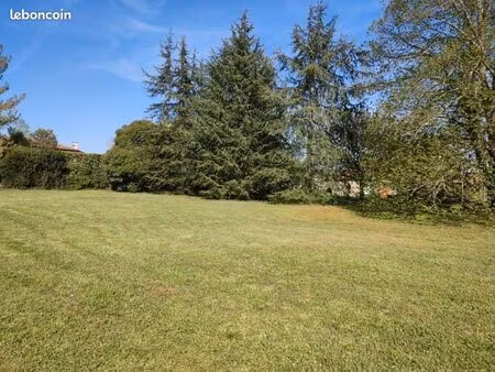 terrain 710 m² cartelegue