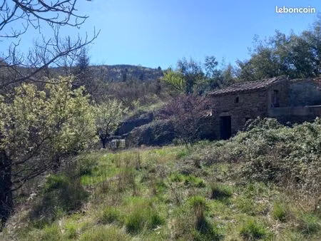 terrain de loisirs avec mazet