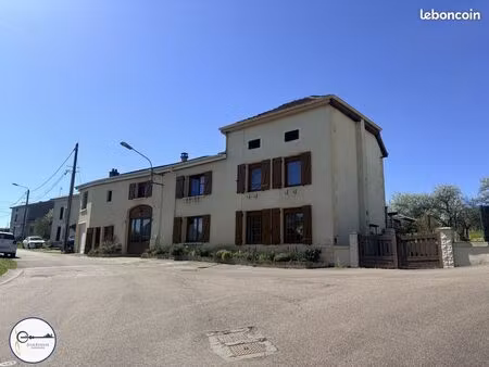 maison 7 pièces 214 m²