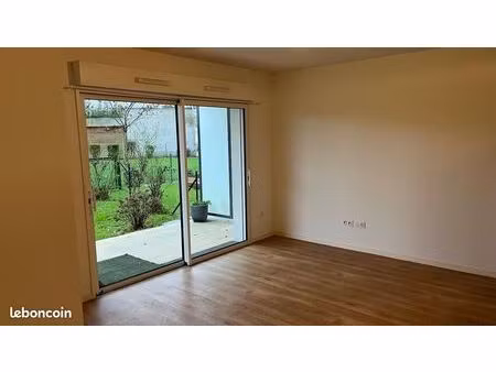 t3 67m² avec garage double box  terrasse 20m² et jardin 60m²