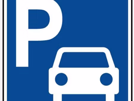 place de parking extérieur