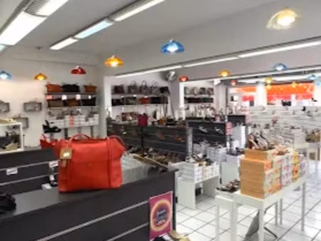 vente locaux professionnels 0 pièces 200 m² à le port (97420)  97 000 €