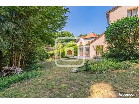 maison 8 pièces 183 m²