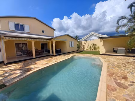 jolie villa a duparc sainte-marie