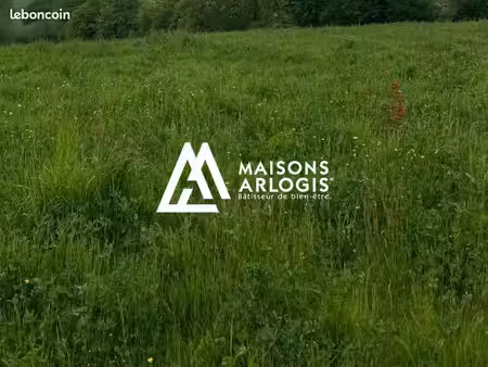 terrain 700 m² ares