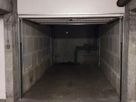 parking/box 12 m² angers