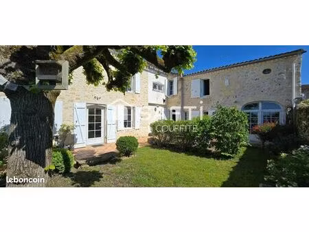 maison 8 pièces 225 m²