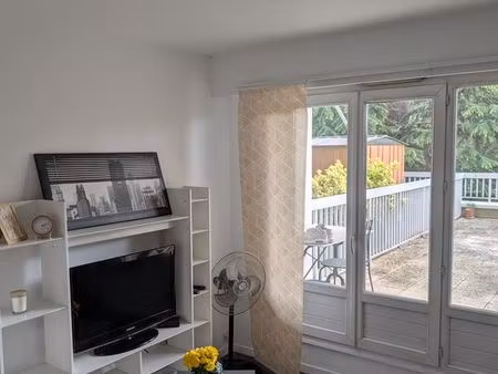 location studio meublé le raincy