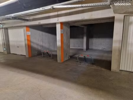 place de parking sécurisée