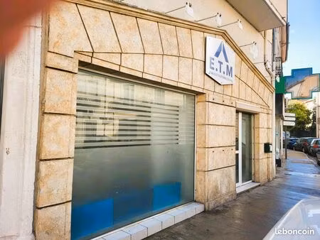 béziers font neuve  beau local commercial avec belle vitrine