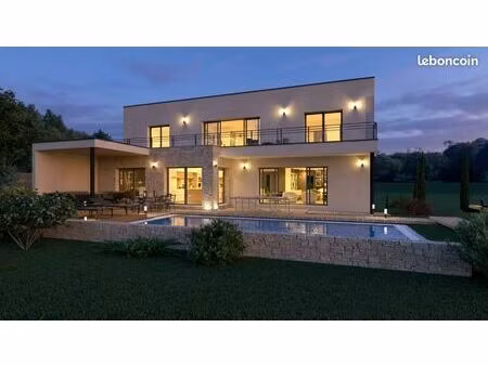 maison 7 pièces 264 m²