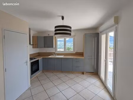 appartement t4 à millau avec garage  terrasse et jardin