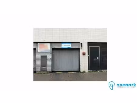 parking/box 12 m² paris 13