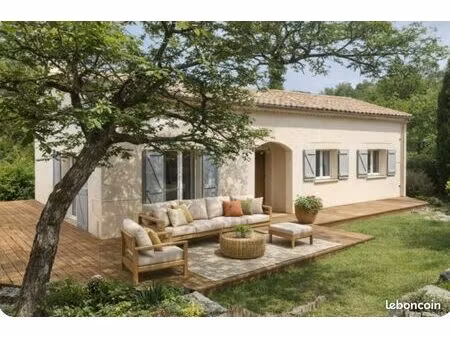 maison familiale avec sous sol aménagé  terrain paysagé et fort potentiel