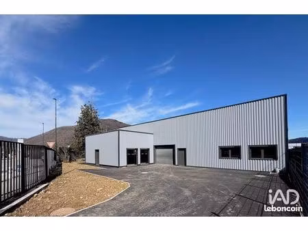 local 750 m² saint-étienne-de-crossey