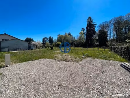 terrain 387 m² saint didier de la tour