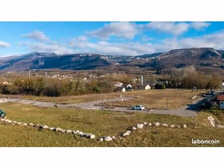 terrain 665 m² saint romans