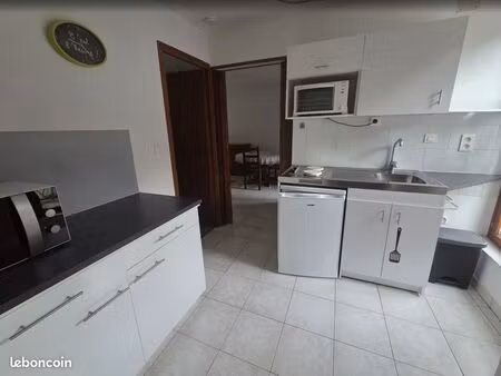 appartement 2 pièces meublées centre ville sur les mails