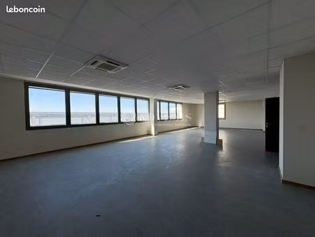 bureaux 128 m²