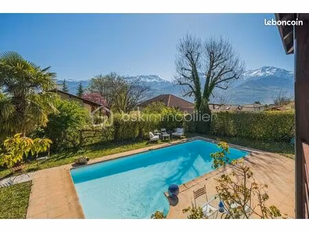 villa 7 pièces 213 m²