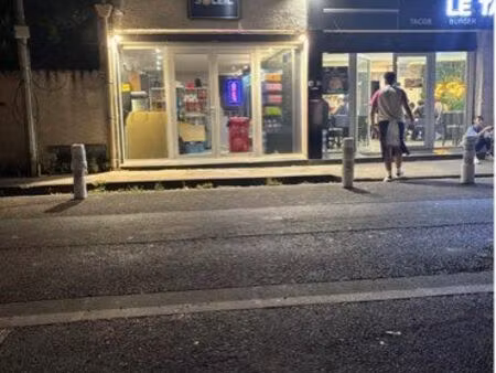 local commercial  épicerie de jour et de nuit