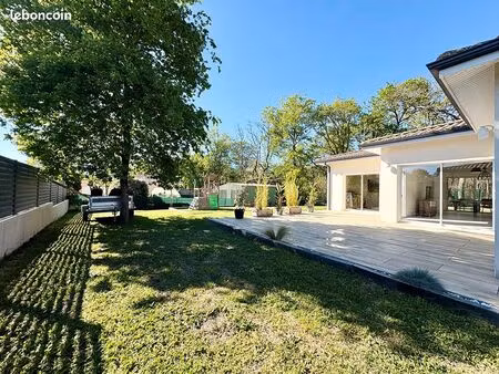 maison 6 pièces 160 m²