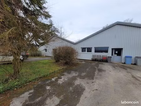 local 413 m² bletterans