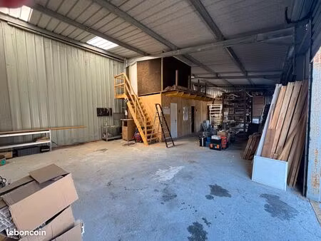 local de stockage 150 m2