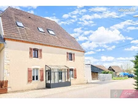 maison 10 pièces 253 m²