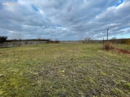 terrain 780 m² liposthey