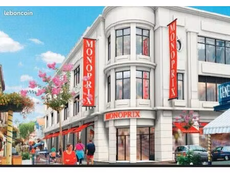 emplacement n 1 600m de la plage