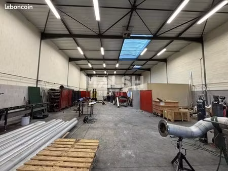 local d'activité 335 m²