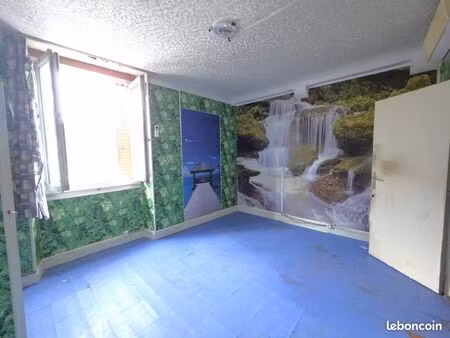 immeuble 5 pièces 81 m²