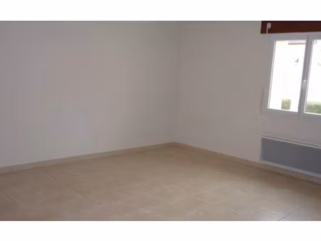 location maison  m² t-3 à bouzy-la-forêt  665 €