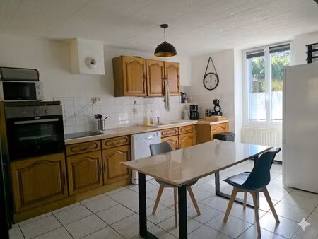 maison familiale avec dépendances et possibilités d'extensio