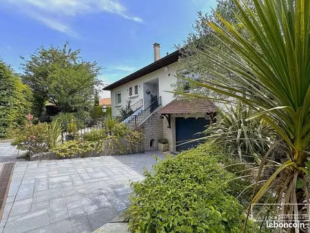 propriété 5 pièces 177 m²