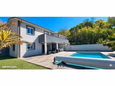 villa 5 pièces 122 m²