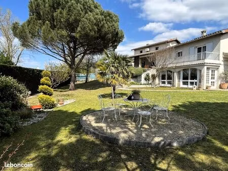 maison 6 pièces 140 m²