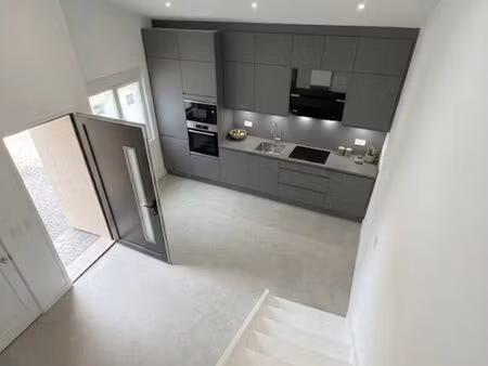 loft/atelier/surface 3 pièces 54 m²