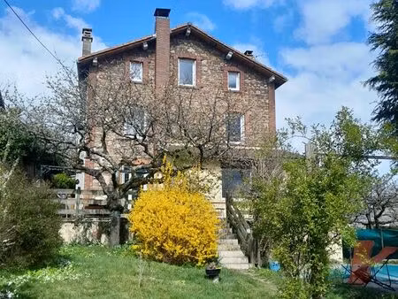 maison 140 m² — terrain arboré  piscine  3 garages  cave 60 m²