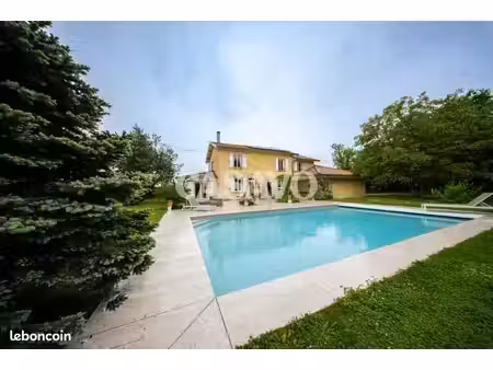 propriété 7 pièces 190 m²