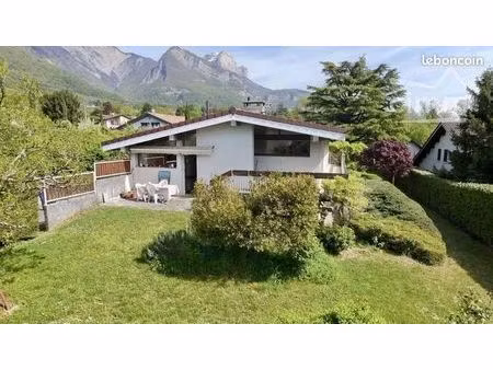propriété 6 pièces 135 m²