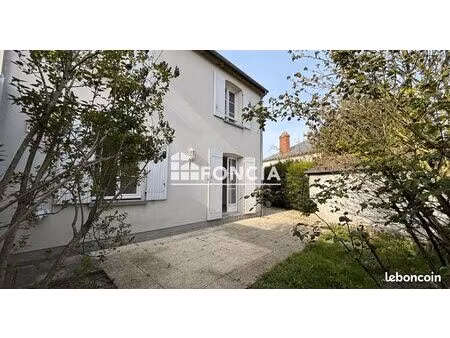 quartier saint marc - limite orleans - maison récente avec jardin