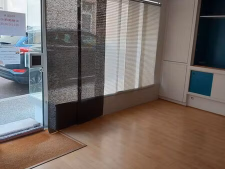 local commercial renaison