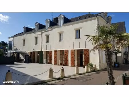 pornic  quai leray  en plein centre du vieux port et de l'espace piétonnier