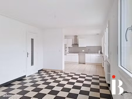 maison 4 pièces 77 m²