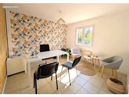 bureaux / cabinets rdc à louer - calmes et lumineux - facile d'accès