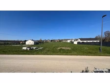 terrain 900 m² soulières